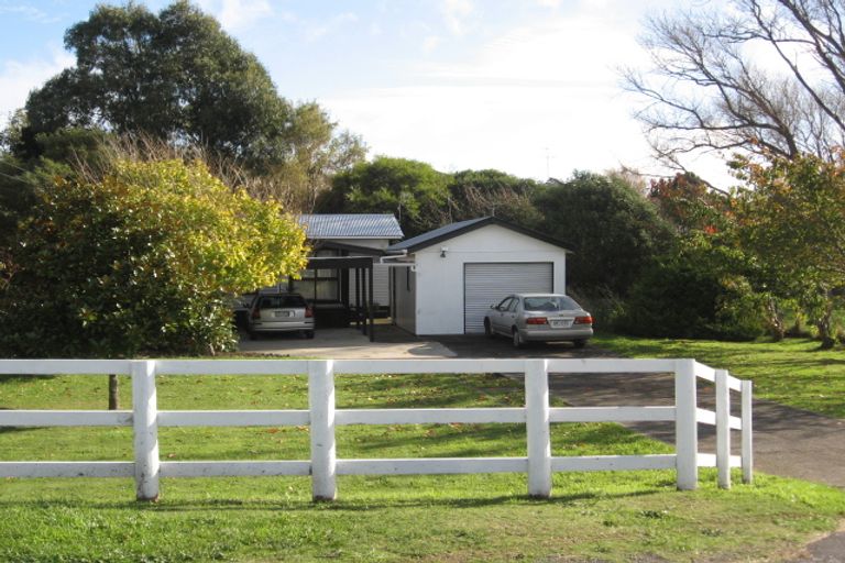 Photo of property in 21 Moa Road, Raumati Beach, Paraparaumu, 5032