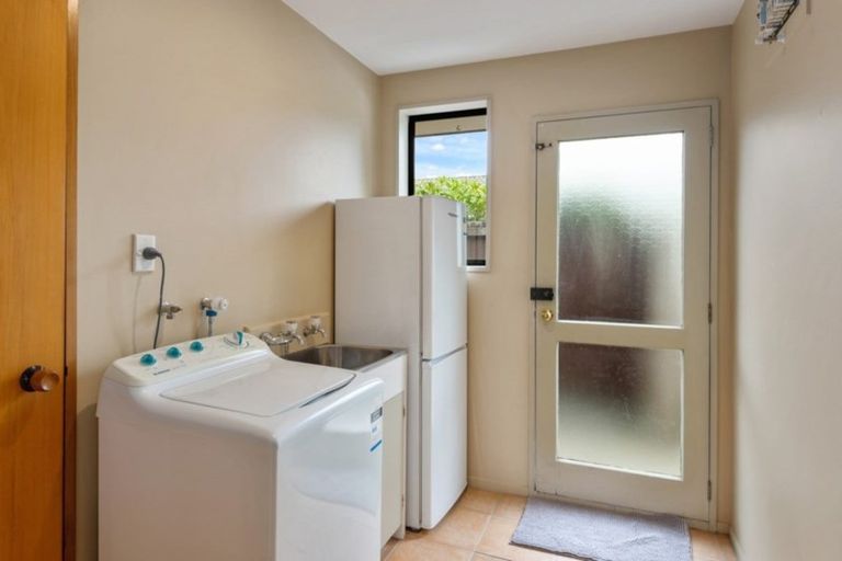 Photo of property in 25 Shannon Place, Belfast, Christchurch, 8051