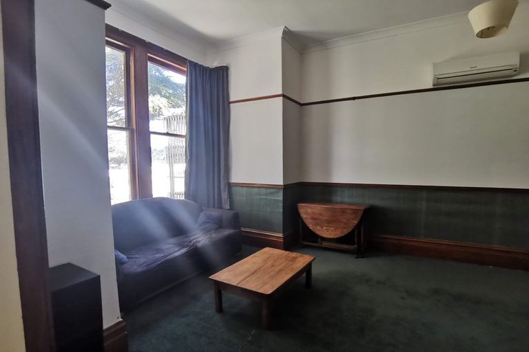 Photo of property in 105 Tasman Street, Mount Cook, Wellington, 6021