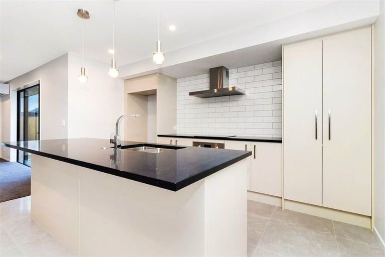 Photo of property in 17 Allied Road, Halswell, Christchurch, 8025