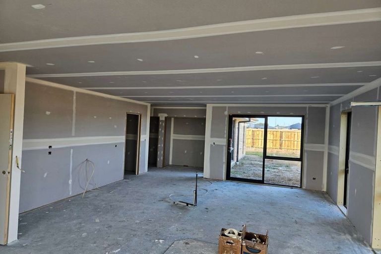 Photo of property in 19 Ellmers Street, Woodend, 7691