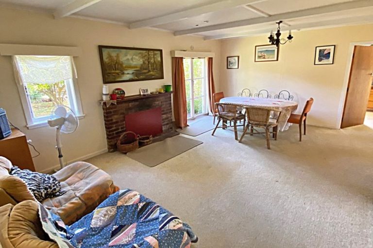 Photo of property in 9 Hauraki Road, Leigh, 0985