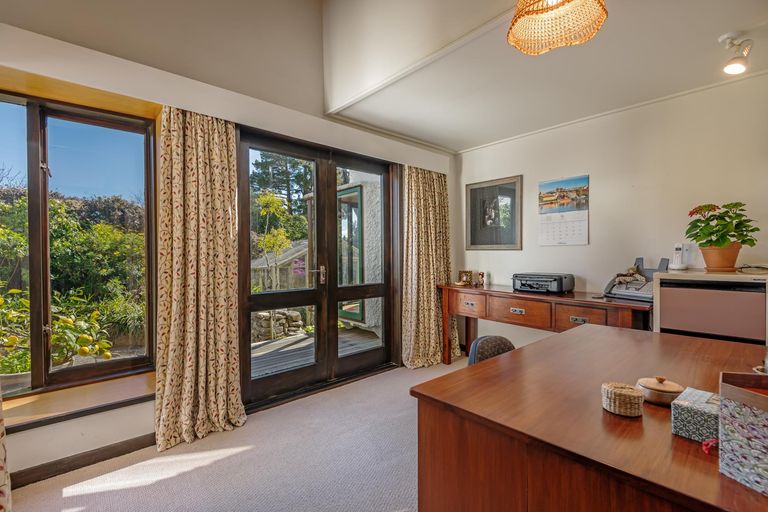 Photo of property in 36 Clifton Terrace, Fitzherbert, Palmerston North, 4410