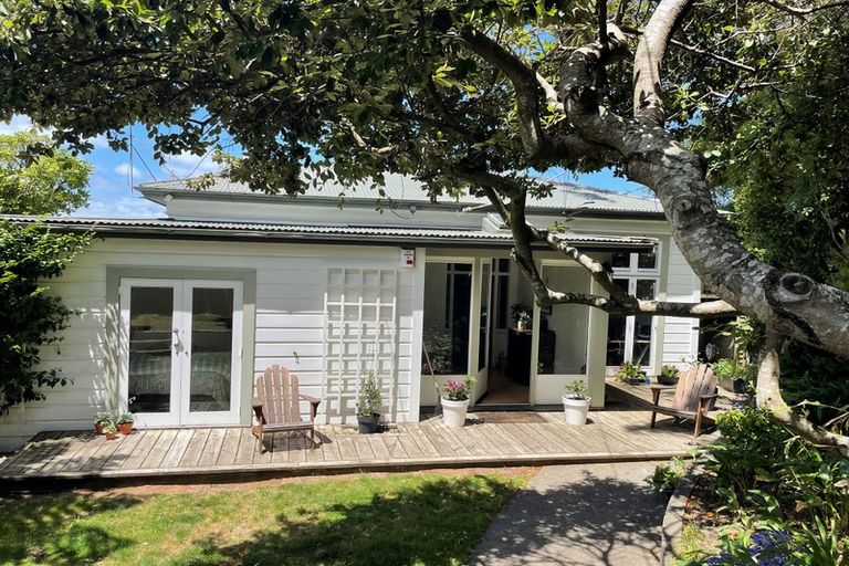 Photo of property in 35 Central Terrace, Kelburn, Wellington, 6012