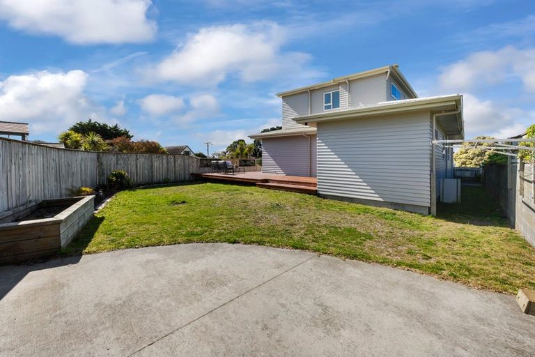 Photo of property in 6 Mahana Road, Paraparaumu Beach, Paraparaumu, 5032