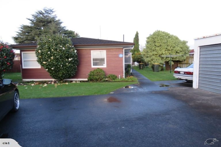 Photo of property in 2/39 Buckingham Crescent, Manukau, Auckland, 2025