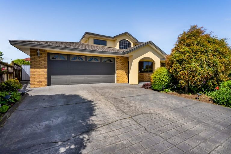 Photo of property in 102 Branch Road, Highlands Park, New Plymouth, 4312