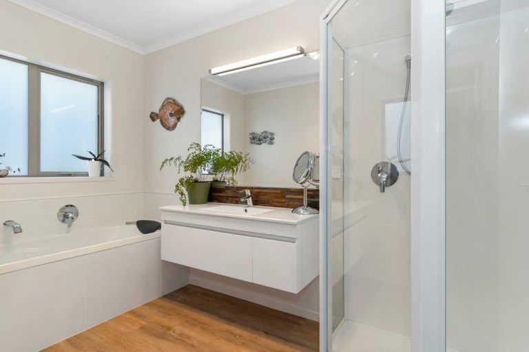 Photo of property in 104 Coast Boulevard, Papamoa Beach, Papamoa, 3118