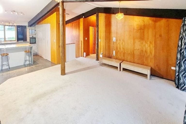 Photo of property in 1022 Whangaparaoa Road, Tindalls Beach, Whangaparaoa, 0930