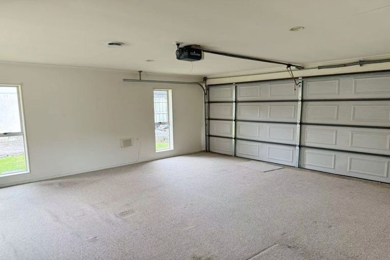 Photo of property in 102a Wharf Road, Te Atatu Peninsula, Auckland, 0610