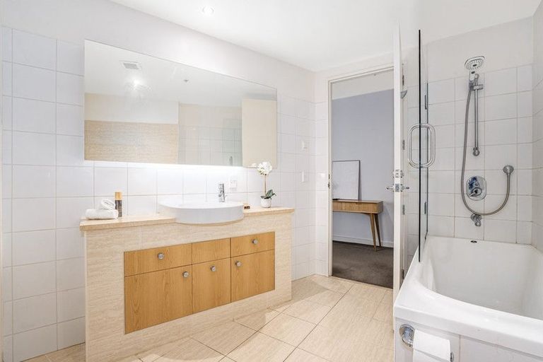 Photo of property in Kate Sheppard Apartments, 5j/42 Molesworth Street, Thorndon, Wellington, 6011