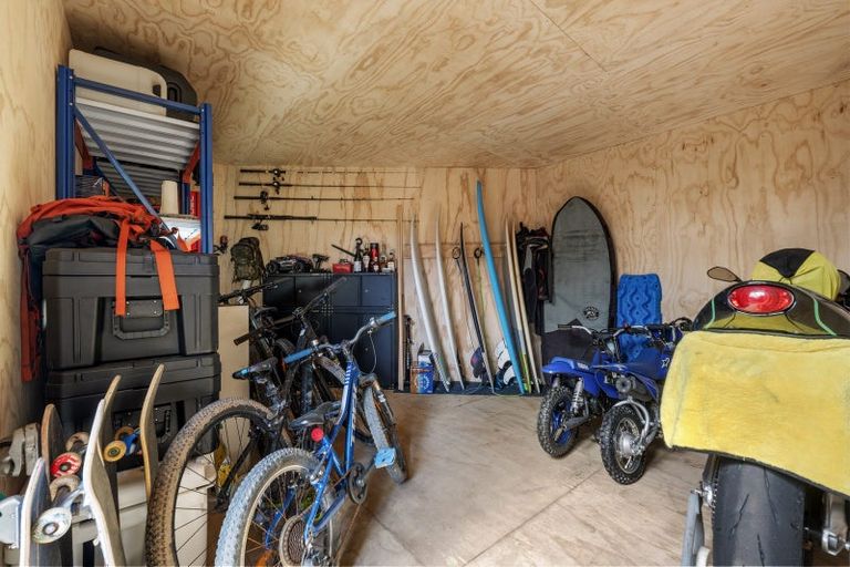 Photo of property in 5 Gavinike Place, Waimauku, 0812