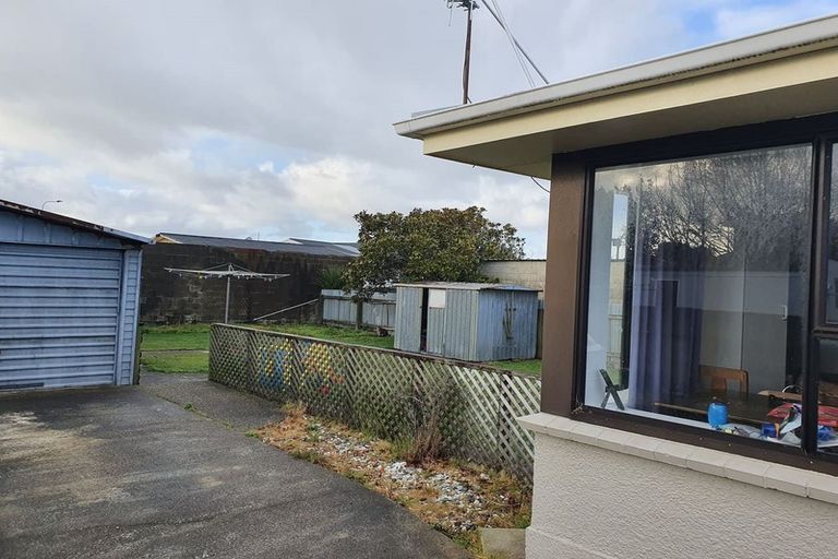 Photo of property in 214 Conyers Street, Strathern, Invercargill, 9812