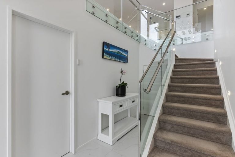 Photo of property in 146 Arran Point Parade, Orewa, 0931