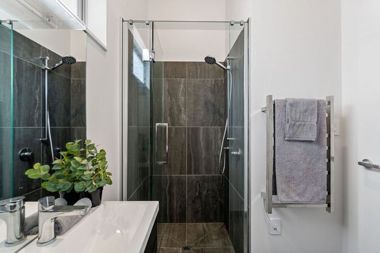 Photo of property in 2/30 Pirie Street, Mount Victoria, Wellington, 6011