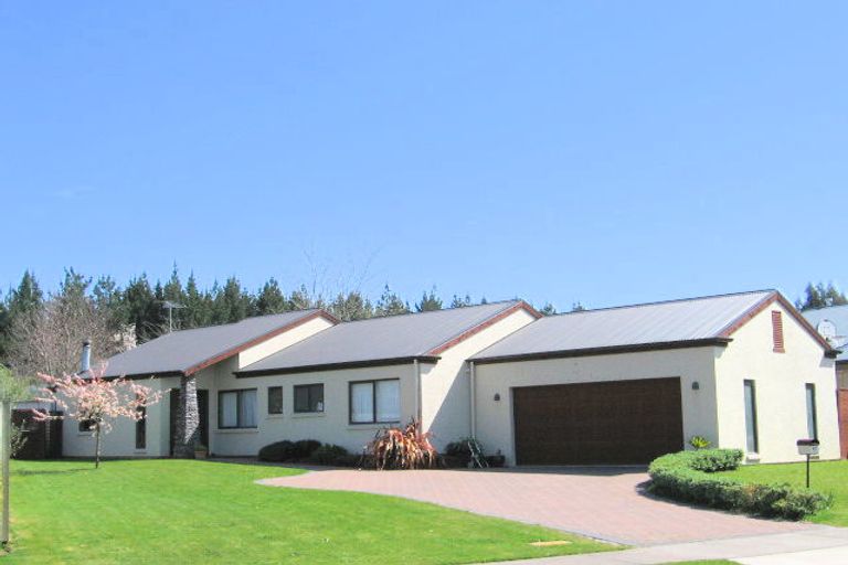 Photo of property in 17 Caulfield Place, Pukehangi, Rotorua, 3015