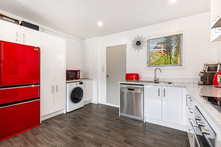 Photo of property in 2 Narbada Crescent, Khandallah, Wellington, 6035