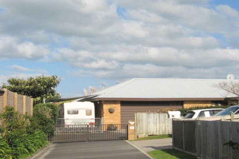 Photo of property in 30 Checketts Place, Papamoa Beach, Papamoa, 3118