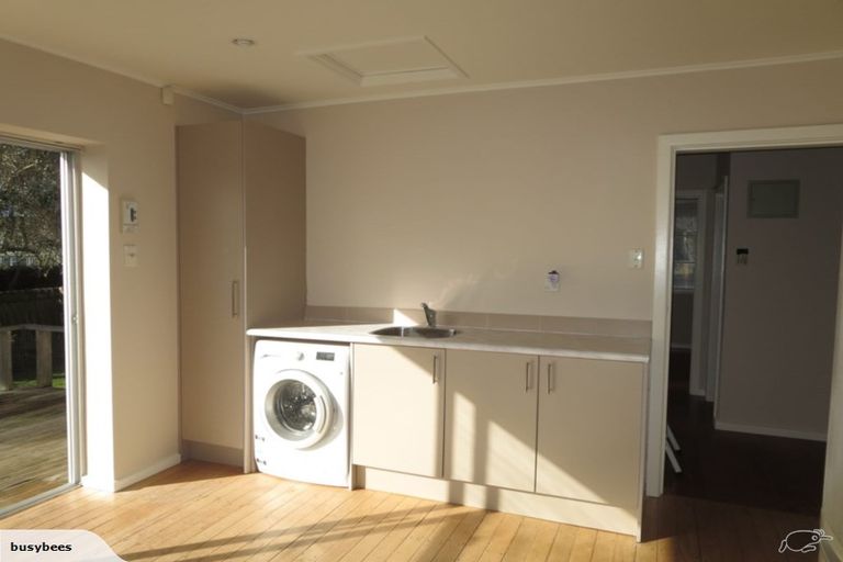 Photo of property in 35 Philomel Crescent, Bayswater, Auckland, 0622