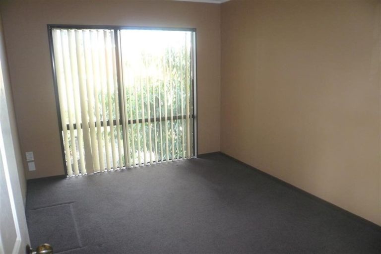 Photo of property in 23 Miriam Corban Heights, Henderson, Auckland, 0612