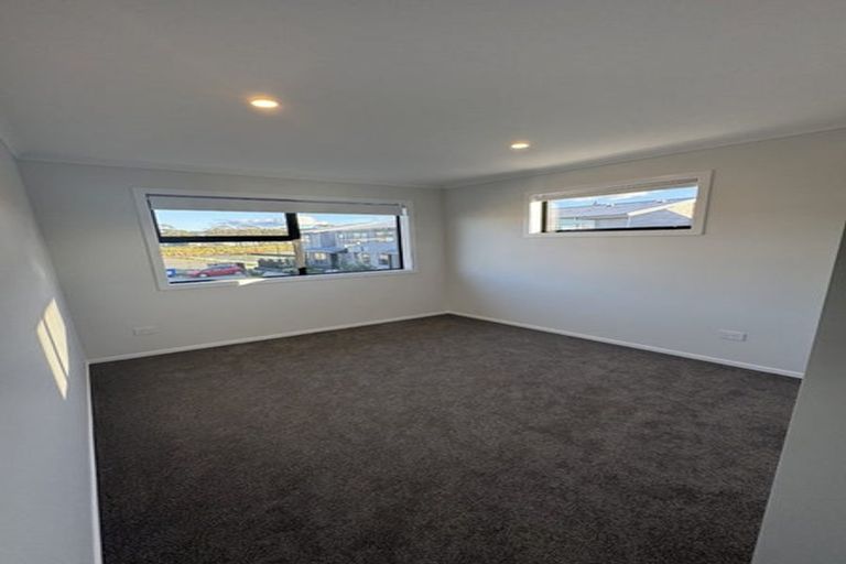 Photo of property in 8/666 Swanson Road, Swanson, Auckland, 0612