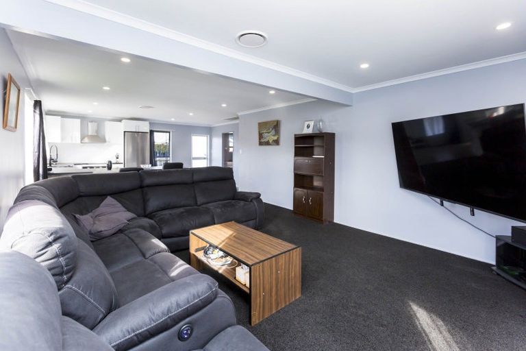 Photo of property in 1 Wyoming Grove, Totara Park, Upper Hutt, 5018