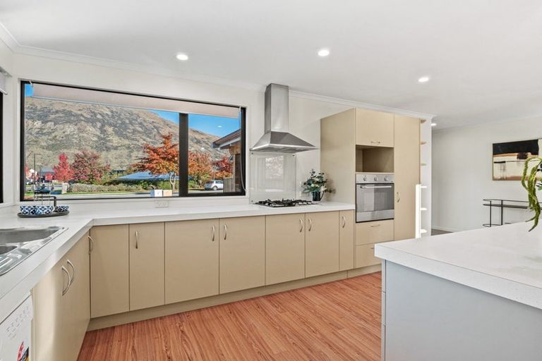 Photo of property in 48 Erskine Street, Lake Hayes, Queenstown, 9304