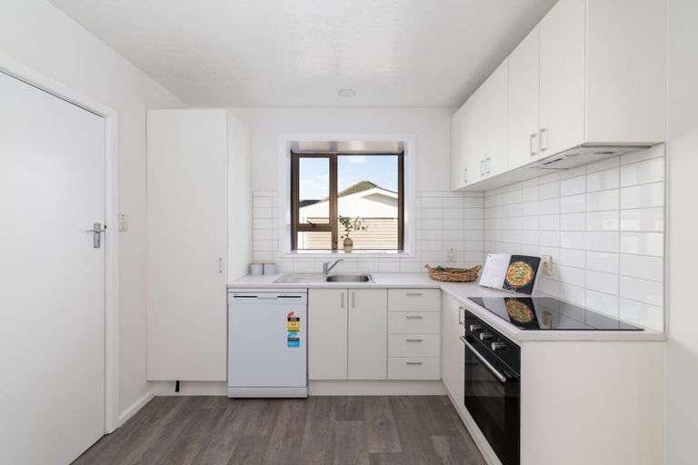 Photo of property in 48 Tauiwi Crescent, Hei Hei, Christchurch, 8042