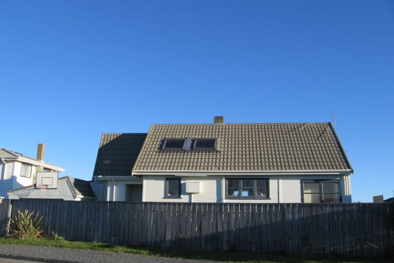 Photo of property in 3 Marine Parade, Otaki Beach, Otaki, 5512