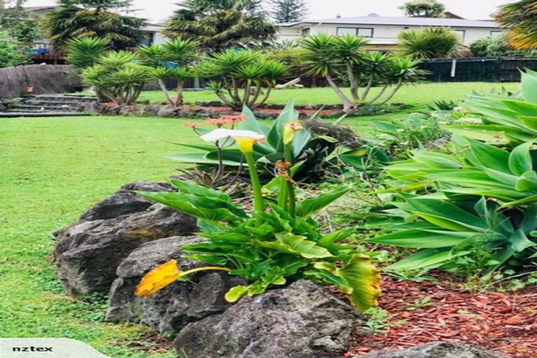 Photo of property in 35 Ranui Avenue, Ranui, Auckland, 0612