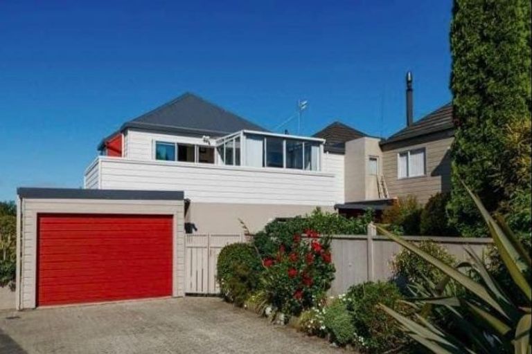 Photo of property in 95 Wikiriwhi Crescent, Awapuni, Palmerston North, 4412