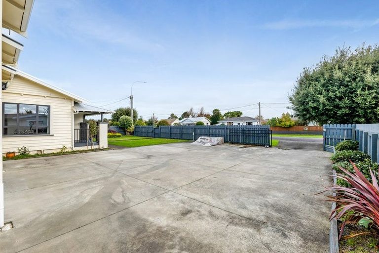 Photo of property in 16 Dixon Avenue, Hawera, 4610