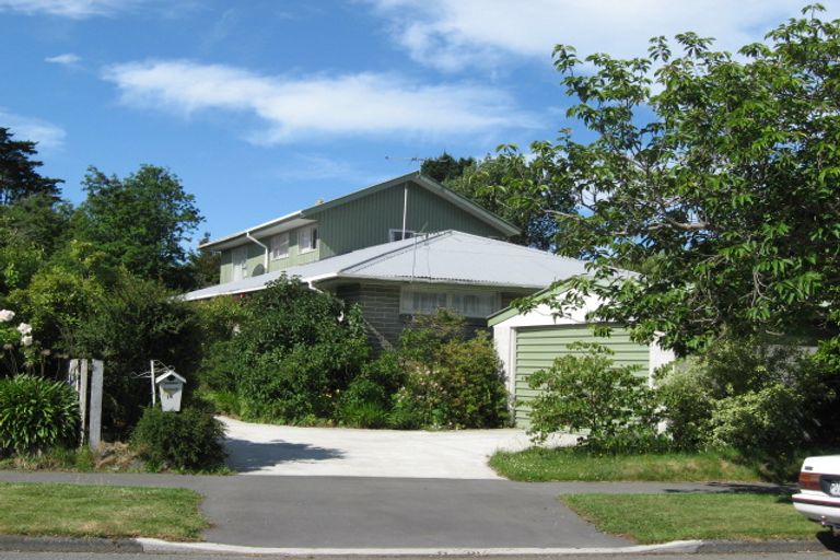 Photo of property in 16 Woodbury Street, Avonhead, Christchurch, 8042