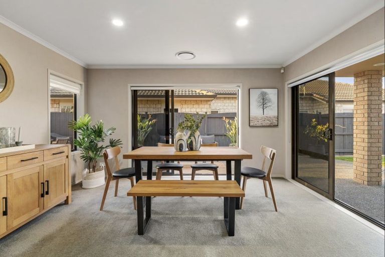 Photo of property in 33 Saint Heliers Place, Papamoa Beach, Papamoa, 3118