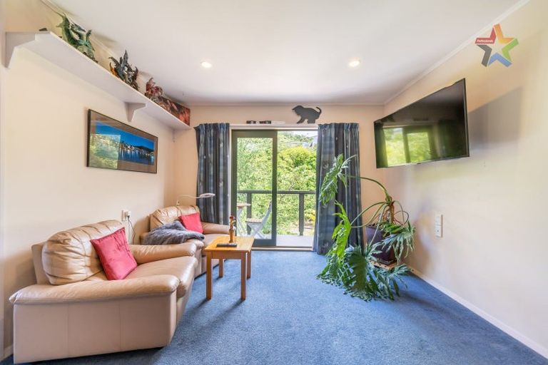 Photo of property in 168 Miromiro Road, Normandale, Lower Hutt, 5010