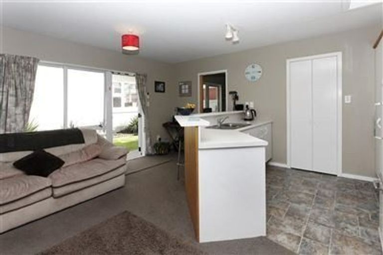 Photo of property in 84 Woodbury Street, Russley, Christchurch, 8042