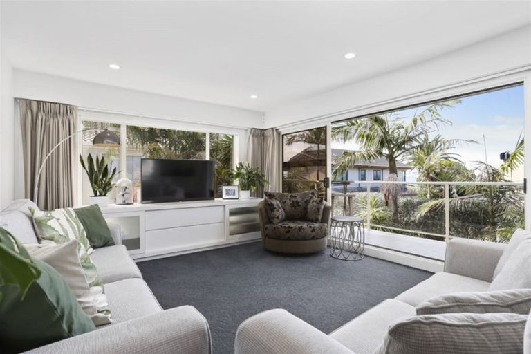 Photo of property in 5a Craig Road, Milford, Auckland, 0620