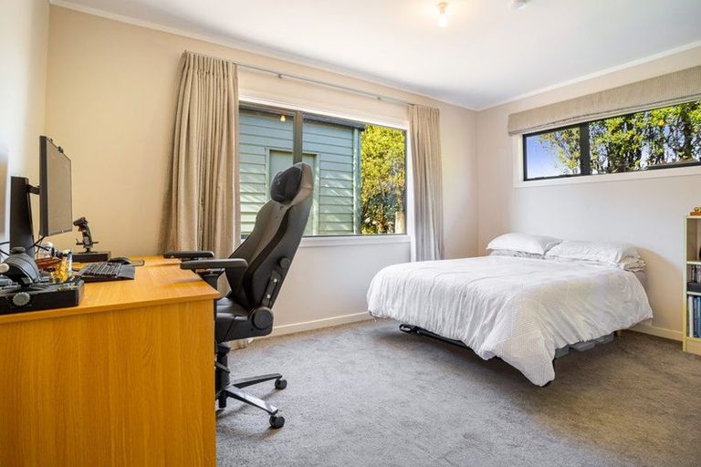 Photo of property in 11 Darcy Place, Massey, Auckland, 0614