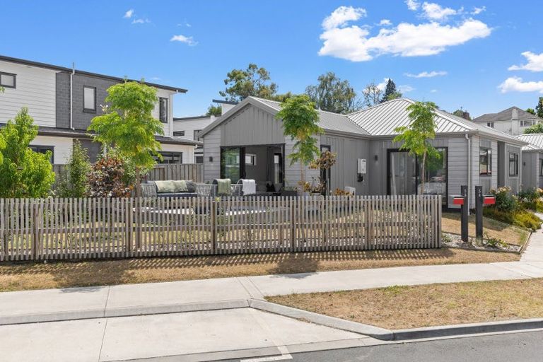 Photo of property in 56 Jacks Landing Drive, Hamilton Lake, Hamilton, 3204