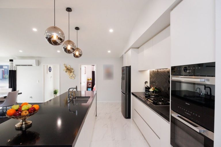 Photo of property in 9 Ivy Lane, Kelvin Grove, Palmerston North, 4414