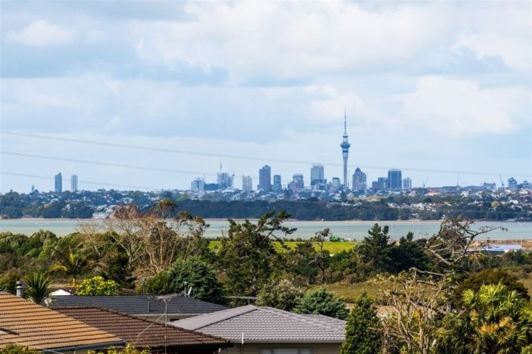 Photo of property in 10a Merchant Avenue, Te Atatu South, Auckland, 0610