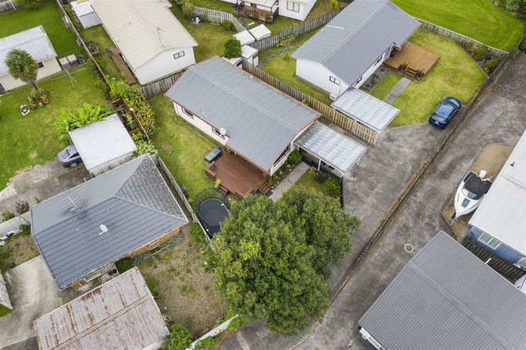 Photo of property in 1/12 Aurea Avenue, Pakuranga, Auckland, 2010