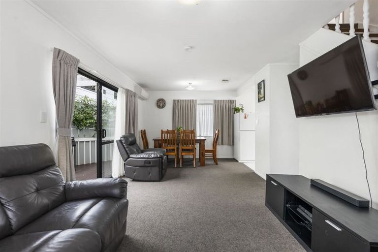 Photo of property in 1/143 Spinella Drive, Bayview, Auckland, 0629