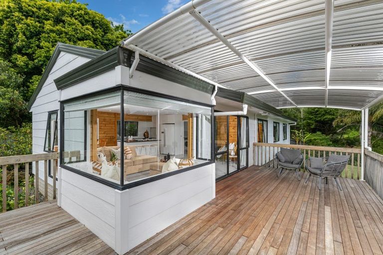 Photo of property in 260a Henderson Valley Road, Henderson, Auckland, 0612