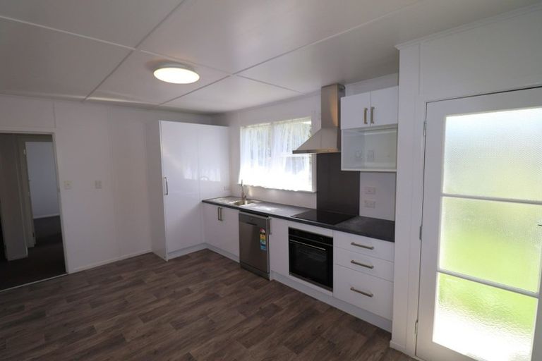 Photo of property in 32 Montreal Grove, Kingston, Wellington, 6021