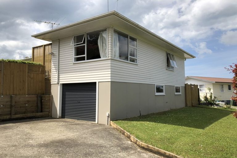 Photo of property in 4 La Trobe Street, Pakuranga Heights, Auckland, 2010