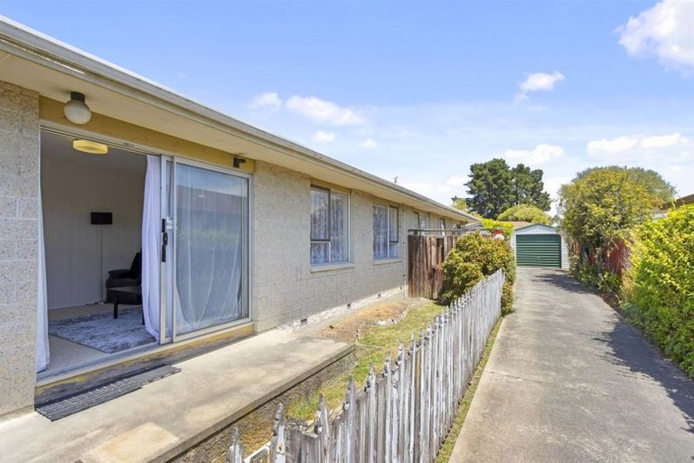 Photo of property in 1/17 Tamarisk Place, Parklands, Christchurch, 8083