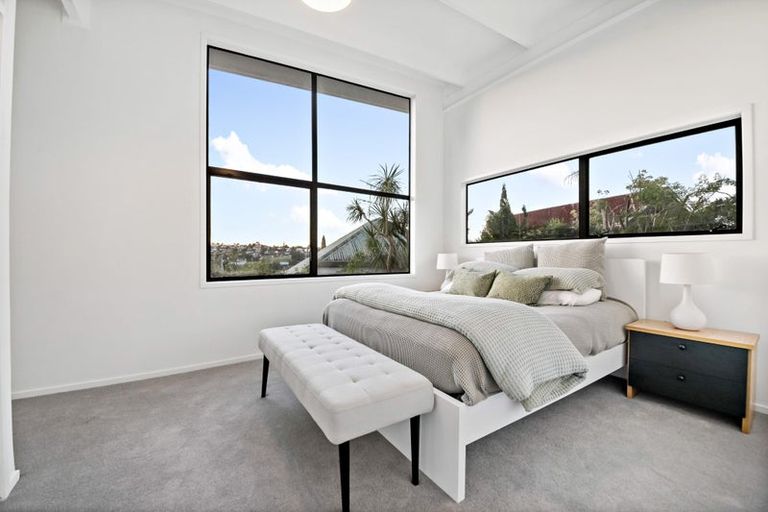 Photo of property in 3 Kathleen Street, Totara Vale, Auckland, 0627