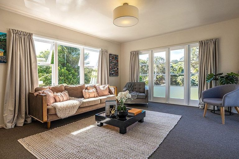 Photo of property in 116 Queens Drive, Oneroa, Waiheke Island, 1081