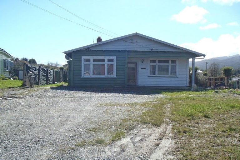 Photo of property in 10 Ward Street, Runanga, 7803